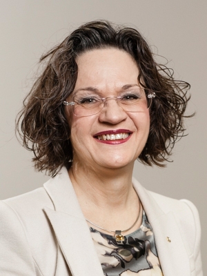 Christine Davatz, Programmpräsidentin
